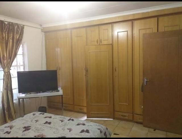 4 BEDROOM HOUSE FOR SALE IN LENASIA